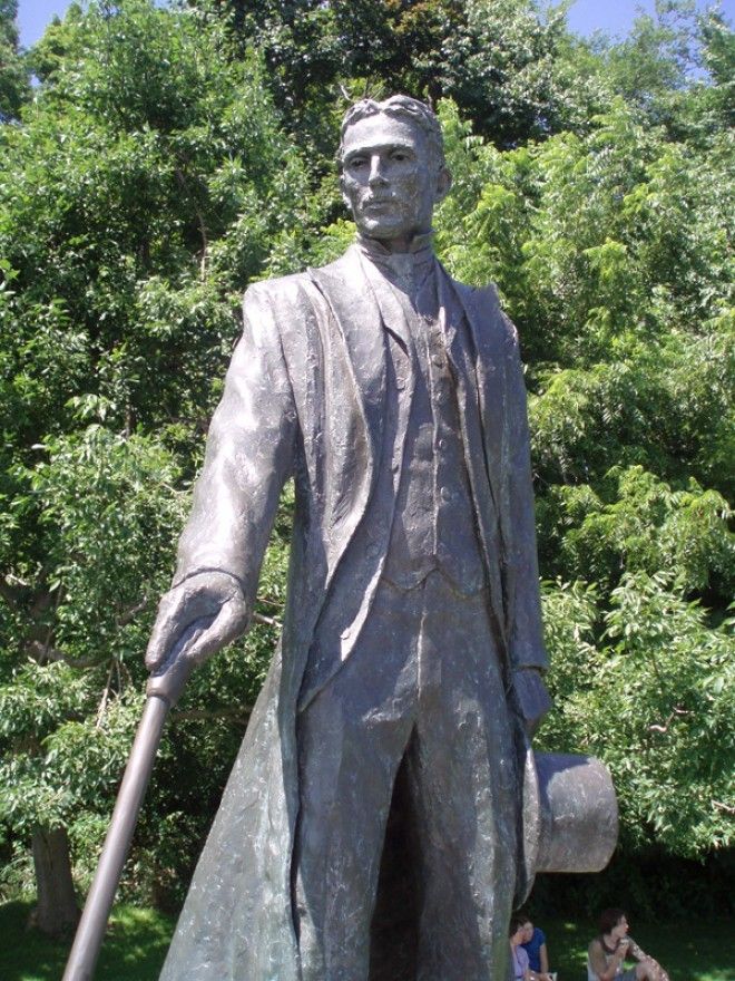 Statue of Nikola Tesla - your newswire.com