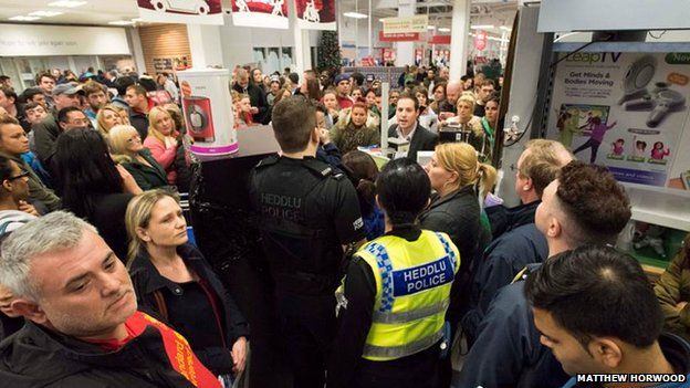 'Black Friday': Police called to supermarkets across Britain