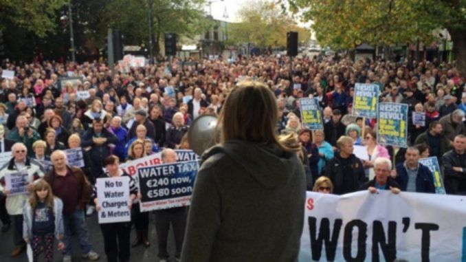 Hundred-thousand rise against Irish water tax