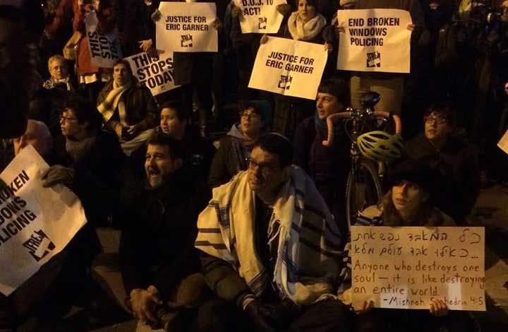 NY rabbis arrested as Jewish group protests Eric Garner decision