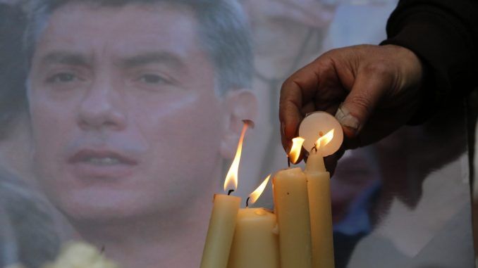 Hundreds protest death of Boris Nemtsov as Ukraine Prime Minister blames Putin for his death
