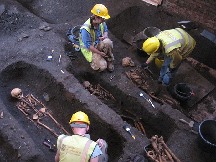 Archaeologists Find Medieval Graveyard Beneath Cambridge College