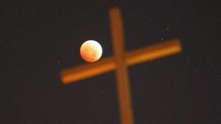 Blood Moon With Total Lunar Eclipse Saturday