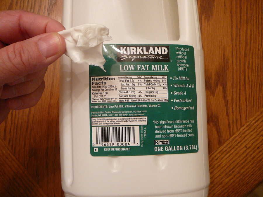 A scientist from Harvard University has warned the public to stop drinking low-fat milk