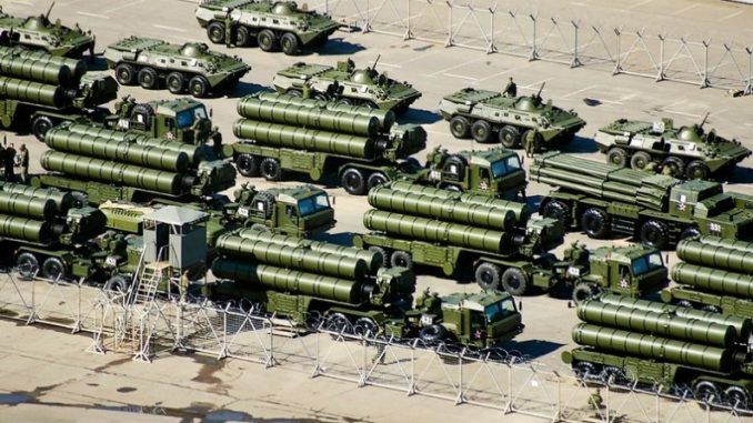Russia sends 7000 troops to Turkish border