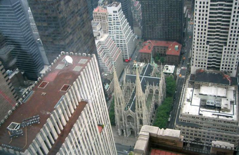 Fig. 21 The small "throne" and the "St. Patrick " cathedral, seen from a terrace of the GE Building