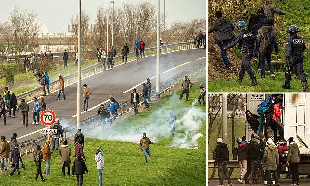 Terrorists arrive en masse to the UK border armed with hammers and metal bars