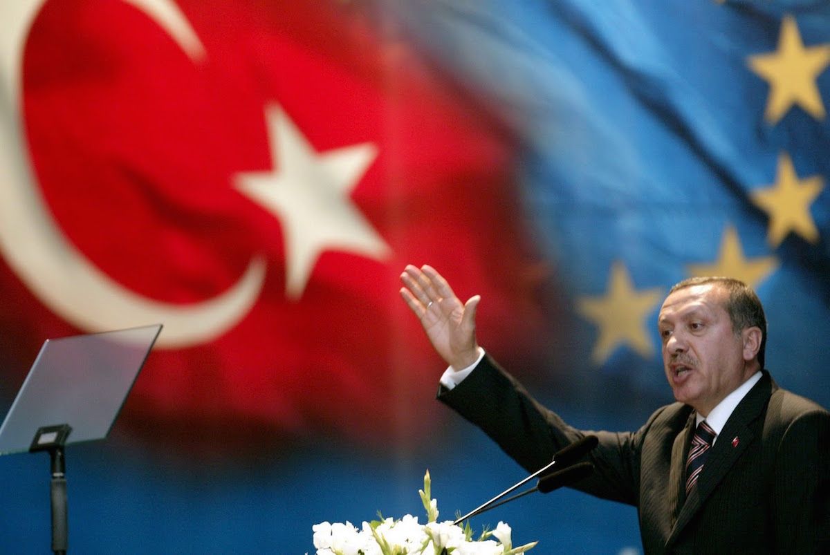 Is Erdogan fanning the flames of a war between NATO and Russia?