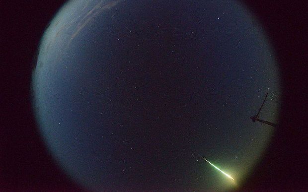 Desert Fireball Network cameras captured the meteority falling to earth near Lake Eyre. 