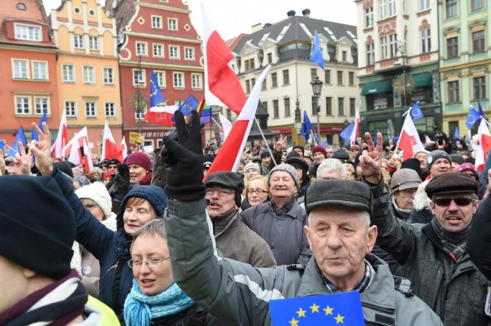 Several thousands of people took to the streets in Rynek, Poland on Saturday to protest what they say is excessive internet surveillance by the government.
