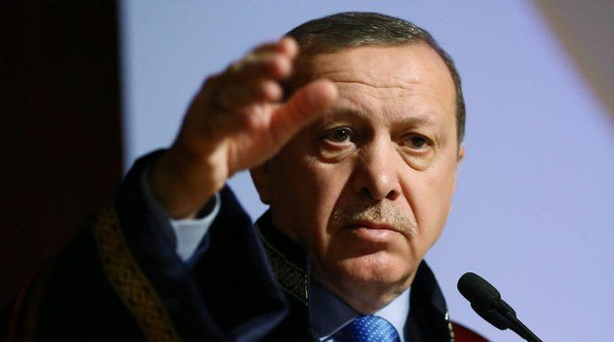 Turkish President Erdogan takes 1,845 to court for insulting him