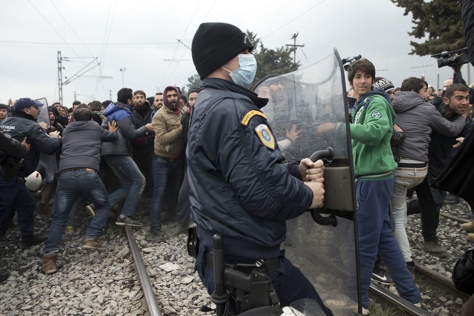 Refugee crisis in Greece reaches boiling point as crisis turns violent - Greece asks for Europe's assistance