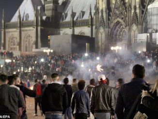 German minister tells police to remove word 'rape' from Cologne sex attack report