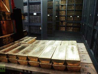 Central banks stockpile gold