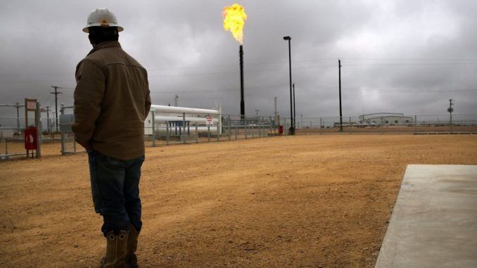EPA insider claims government covered up dangers of fracking emissions