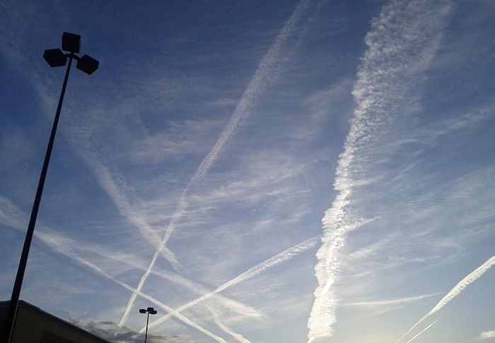 An official from the Dutch government admits that chemtrails exist