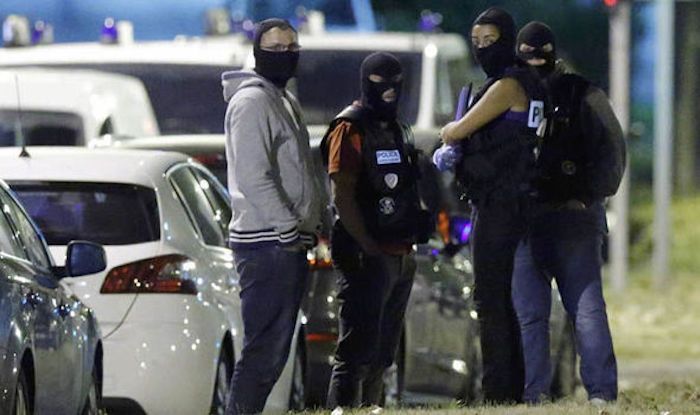 France warn of imminent ISIS attack
