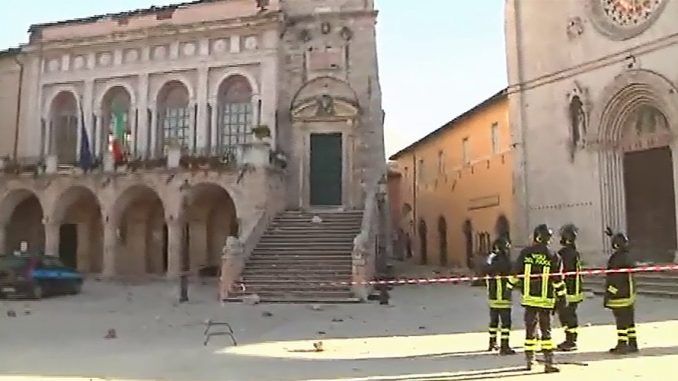 6.6 Earthquake Destroys Ancient Buildings In Italy