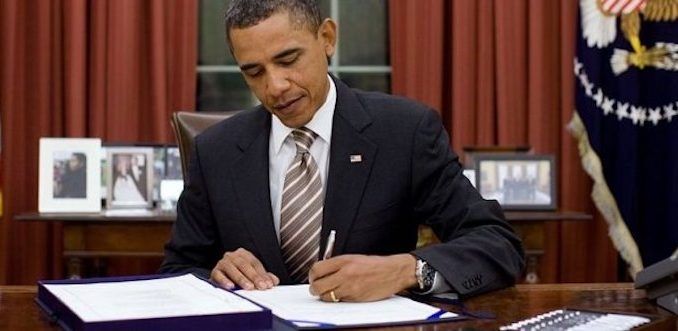 Obama signs executive order protecting American citizens from alien species