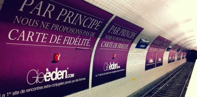 "We do not offer loyalty cards" reads billboard in Paris subway