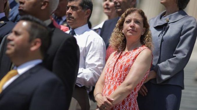 5 Congressional staffers, including a Debbie Schultz advisor, are under a criminal investigation