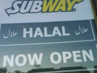Fast food giant Subway has removed ham and bacon from menus in 185 stores and switched to halal meat in the UK after "strong demands" by Muslims.