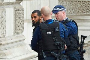 https://www.rt.com/uk/386343-armed-police-downing-street/