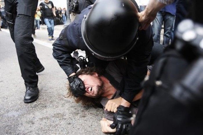 US court rules that citizens can fight back against police brutality