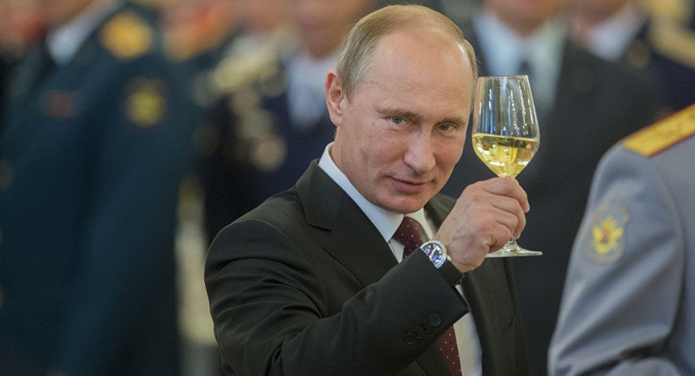 Vladimir Putin completely repays Russias debts to world central banks