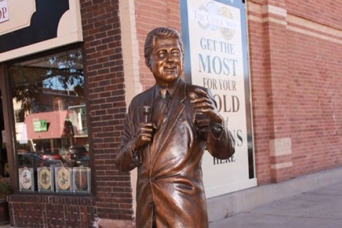 Bill Clinton rape victims demand statue removal in South Dakota