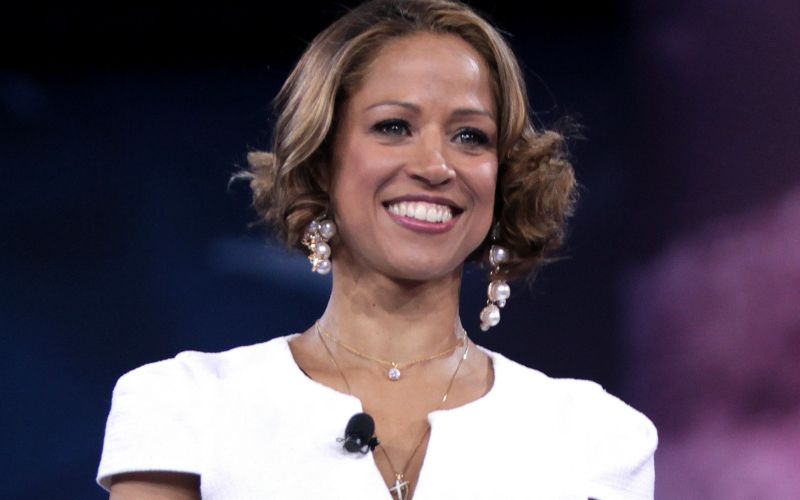 Conservative actress and commentator Stacey Dash has vowed to clean up Hollywood and announced she is running for Congress in California.