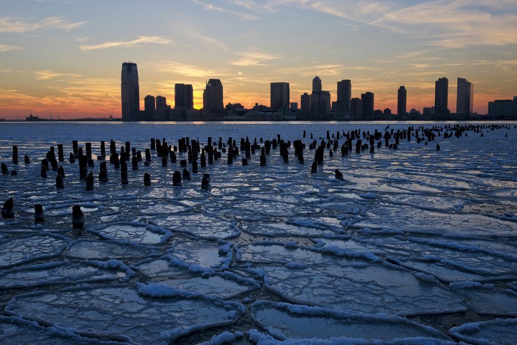 Polar vortex splits in two causing fears of imminent apocalyptic weather