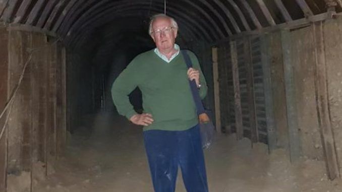 World's top war reporter Robert Fisk visits Syria and concludes there is no evidence of a gas attack