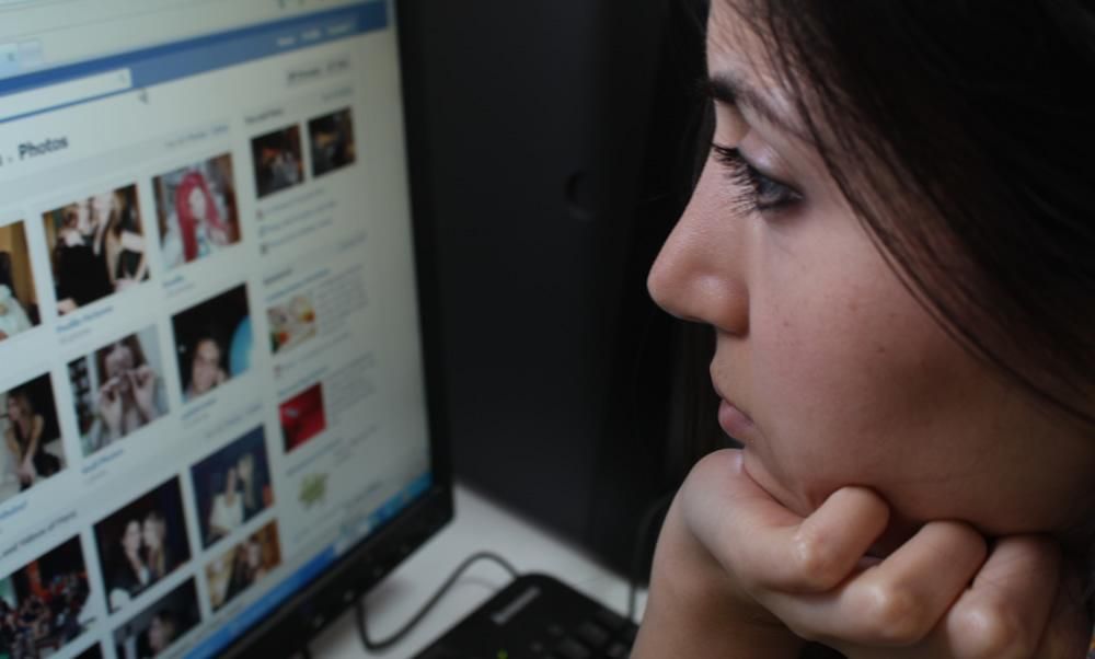 Reducing exposure to Facebook reduces cancer risk