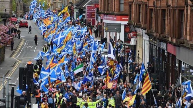 Thousands of citizens protest Queen Elizabeth's illegal rule over Scotland