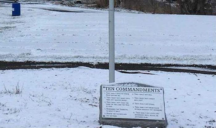 Ten Commandments plaque torn down in Ohio by unhinged Democrat lawmaker