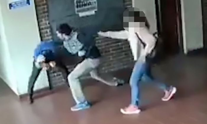 Father throws 22 punches in 15 seconds to pedophile who sexually assaulted his teenage daughter
