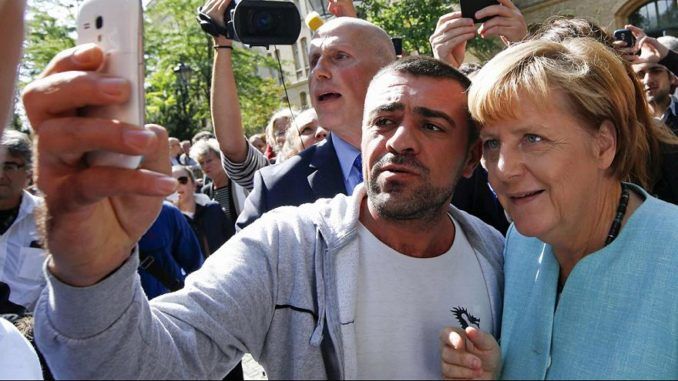 Angela Merkel offers cash to migrants who agree to leave Germany
