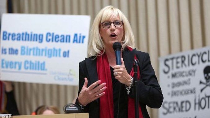 We are all being "slowly poisoned to death" by glyphosate, warns Erin Brockovich, who has vowed to topple agriculture giant Monsanto in order to improve the health of the world. 