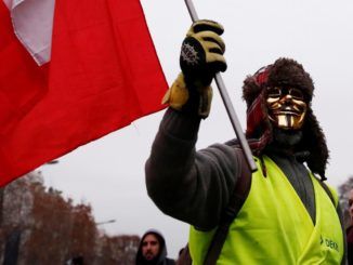 Thousands of French citizens rise up and protest corrupt mainstream media