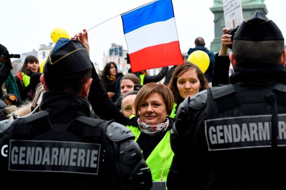 French minister orders police to shoot and kill yellow vest protestors