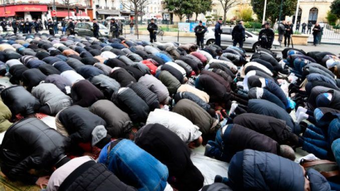 Parts of France under de facto Sharia law, author warns