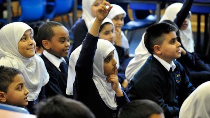 Muslim school in Britain forces girls to each lunch after the boys have finished