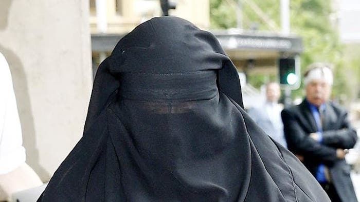 Sri Lanka ban burqas following easter bombing attack