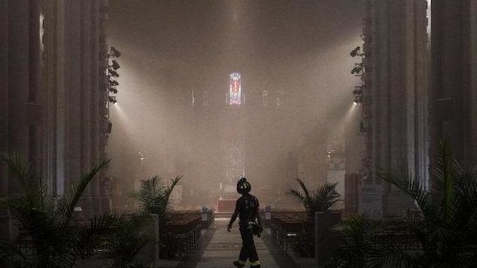 Basement fire in New York catholic cathedral forces parishioners to evacuate