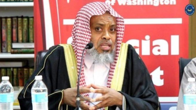 The now former imam of Portland's largest mosque has had his US citizenship revoked by the government due to his ties to terror groups.