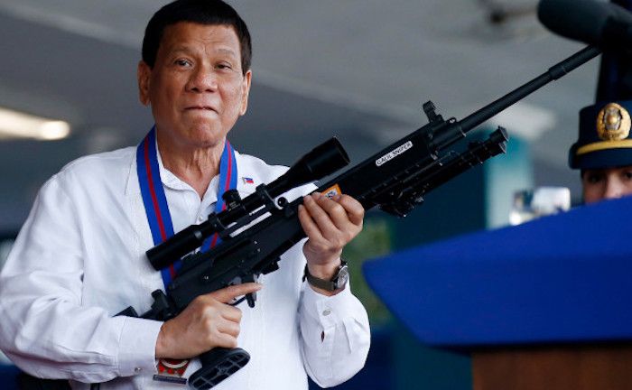 President Duterte vows to guns to members of the public to help fight crime