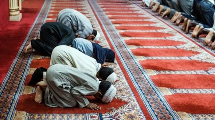 A Seattle-area school district is urging teachers to bless Muslim students in Arabic during Ramadan, allege a religious liberty group.﻿