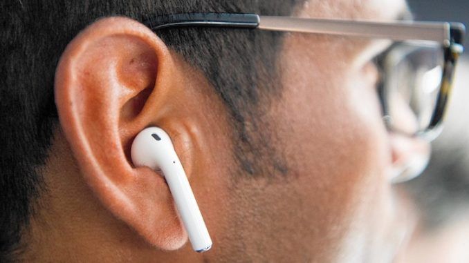 Biochemist warns wireless headphones pump radiation into brains and causes cancer