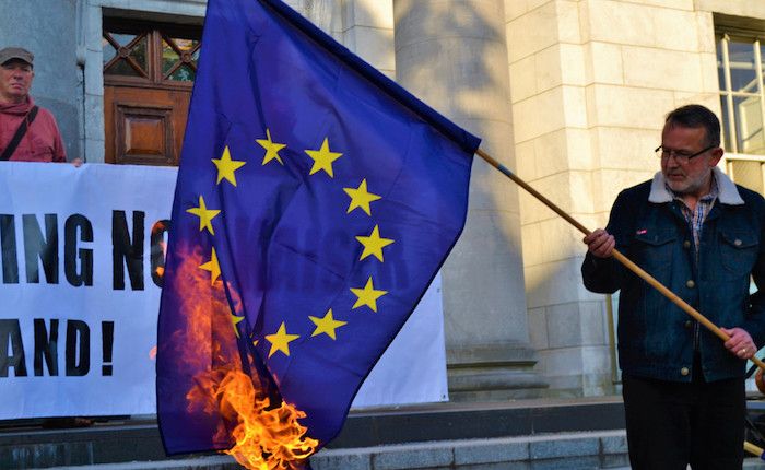 New German law proposes 3 year jail sentences for those who burn the EU flag